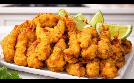 Camarão empanado com massa de panqueca super leve e crocante, um petisco irresistível